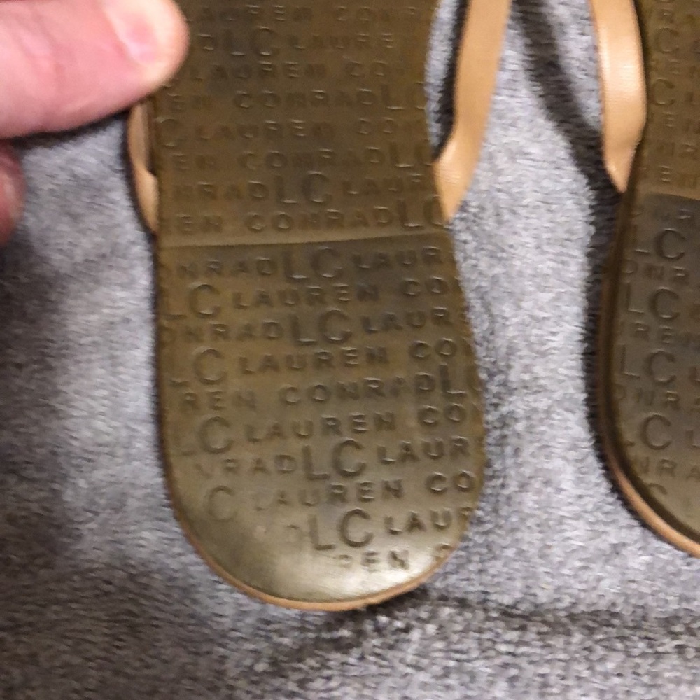 Shoes - Picture 4 of 5